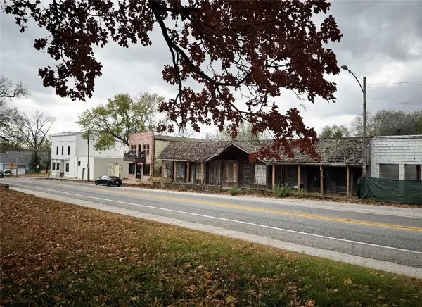 135 S Main Street, Cave Springs, AR 72718