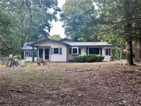 10841 W High Meadows Drive, Rogers, AR 72756