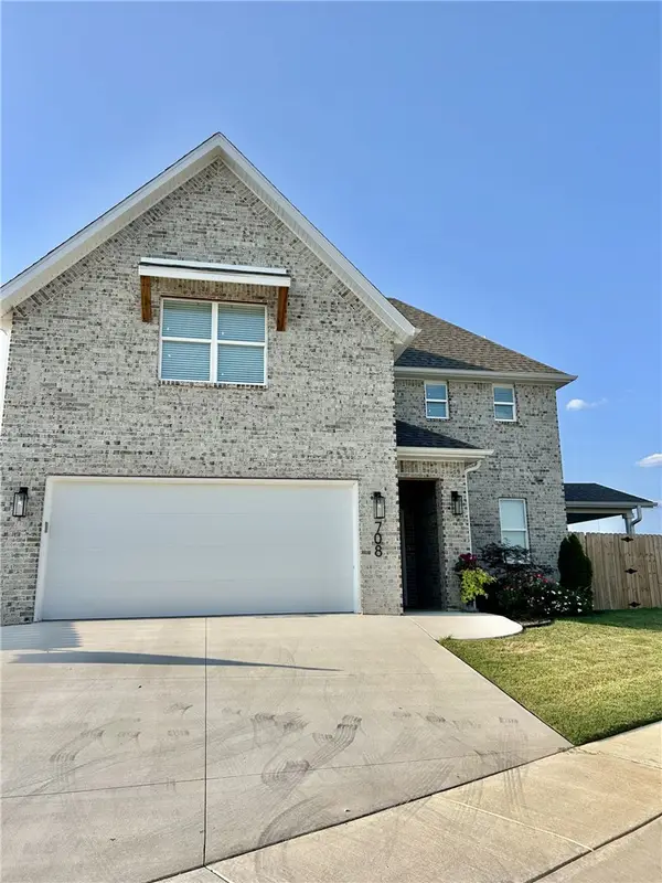 708 Dollar Street, Cave Springs, AR 72718