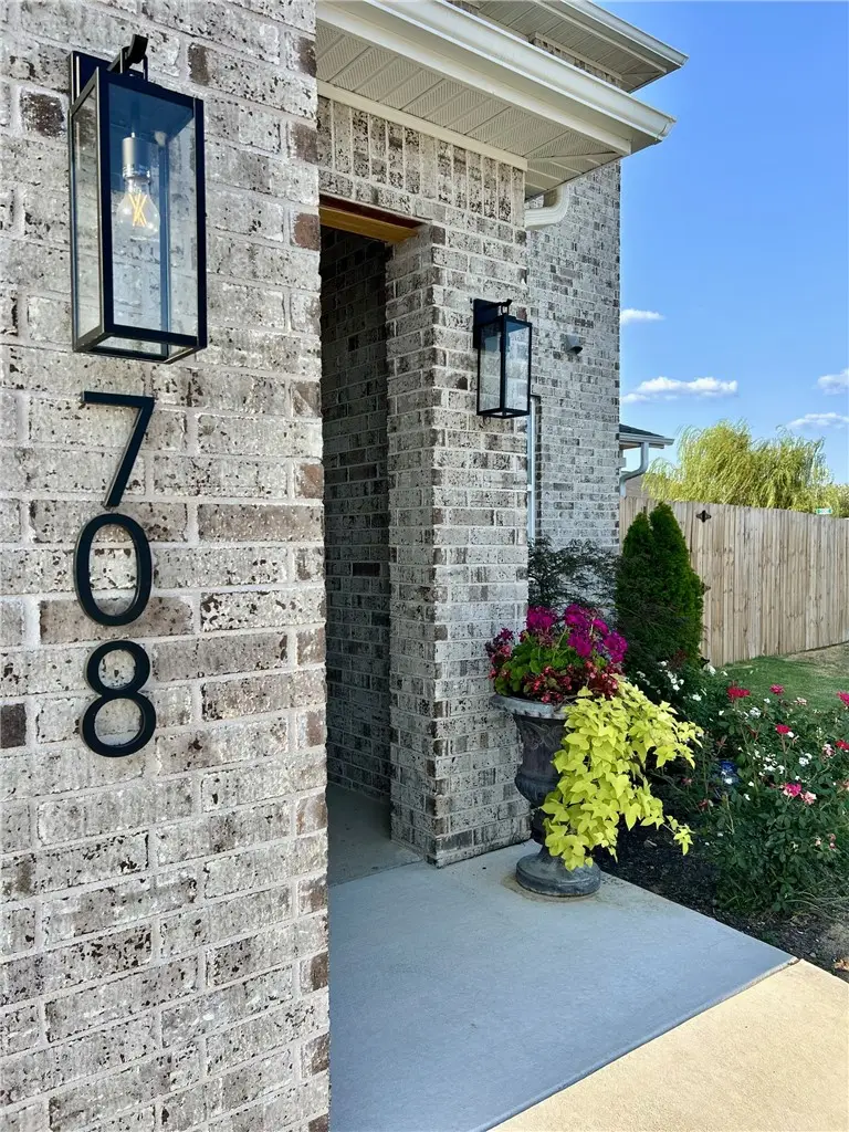 708 Dollar Street, Cave Springs, AR 72718 - #2