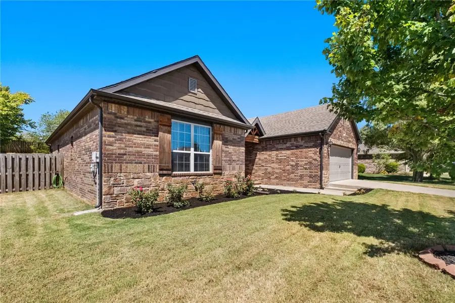 116 Colville Street, Lowell, AR 72745 - #2