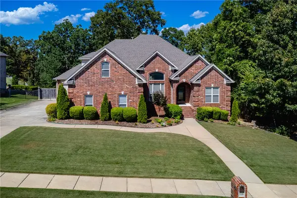 136 Manitou Drive, Maumelle, AR 72113