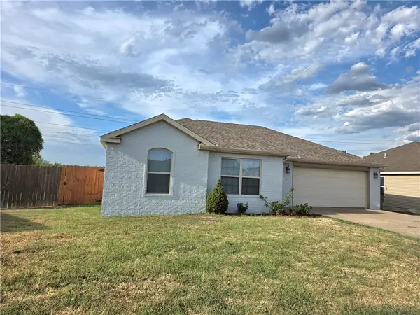 3007 W Sunset Drive, Rogers, AR 72756