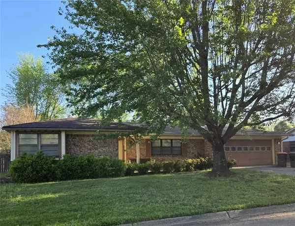 2103 E 15th Street, Russellville, AR 72802