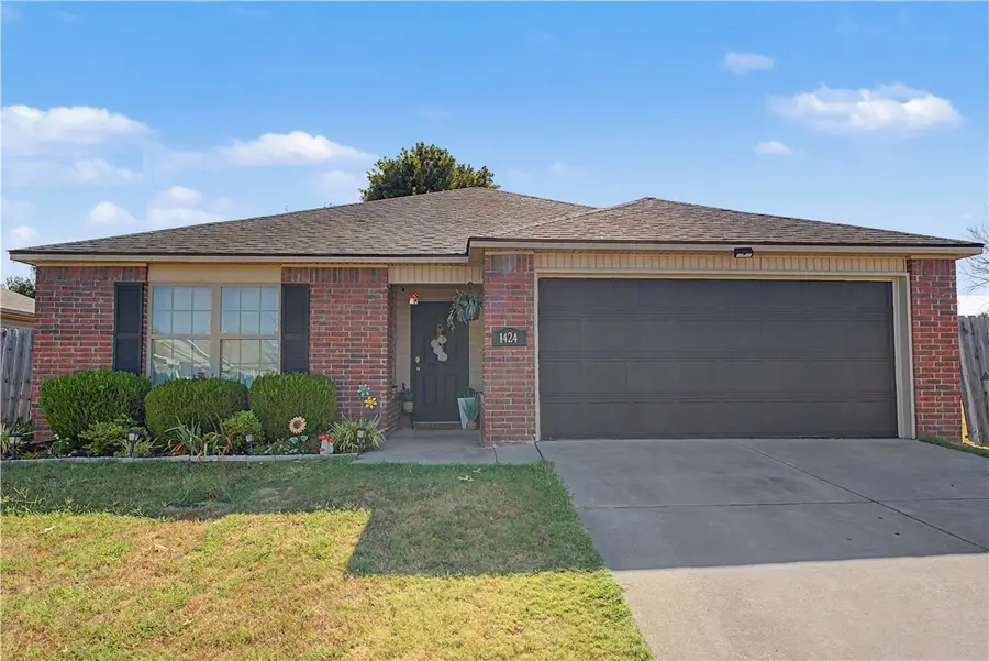 1424 S Spritz Drive, Fayetteville, AR 72701 - #2