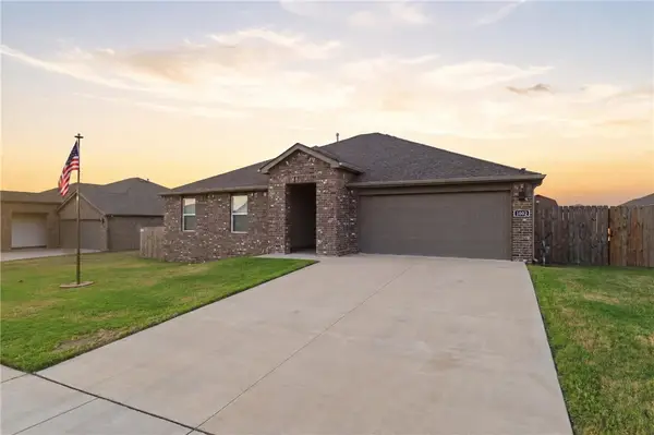 1002 Emerald Street, Prairie Grove, AR 72753