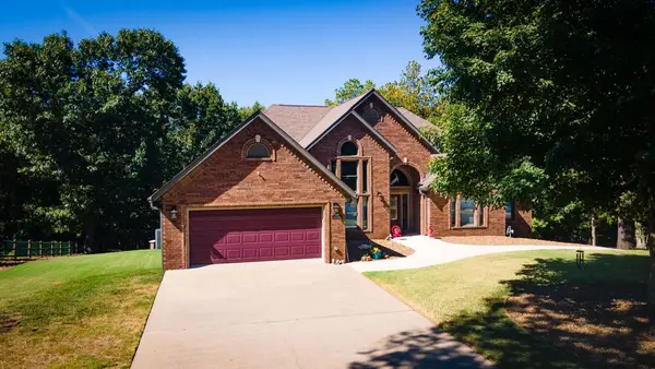 8115 Fairway Drive, Rogers, AR 72756