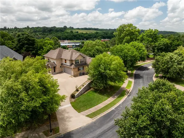 3901 NW Creekstone Boulevard, Bentonville, AR 72712