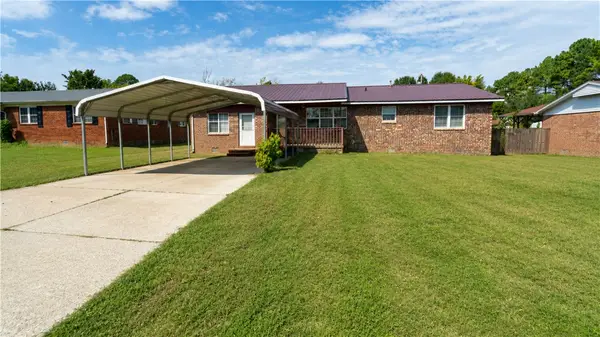 1002 Sunshine Avenue, Green Forest, AR 72638