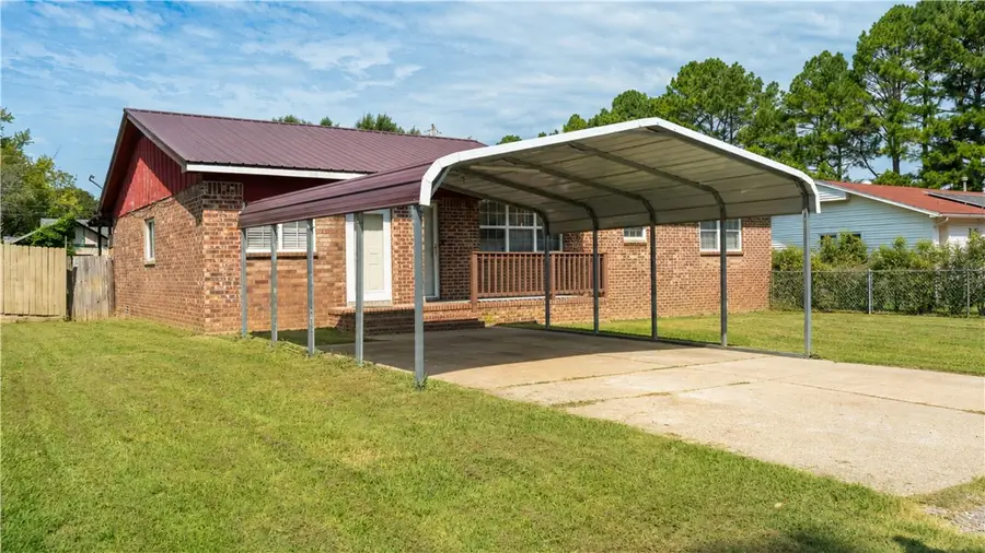 1002 Sunshine Avenue, Green Forest, AR 72638 - #2