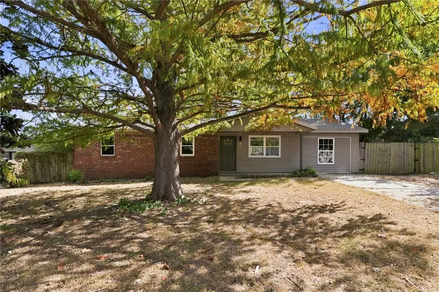 2303 Woodland Avenue, Springdale, AR 72762 - #2