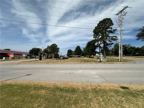 3510 SE L Street, Bentonville, AR 72712