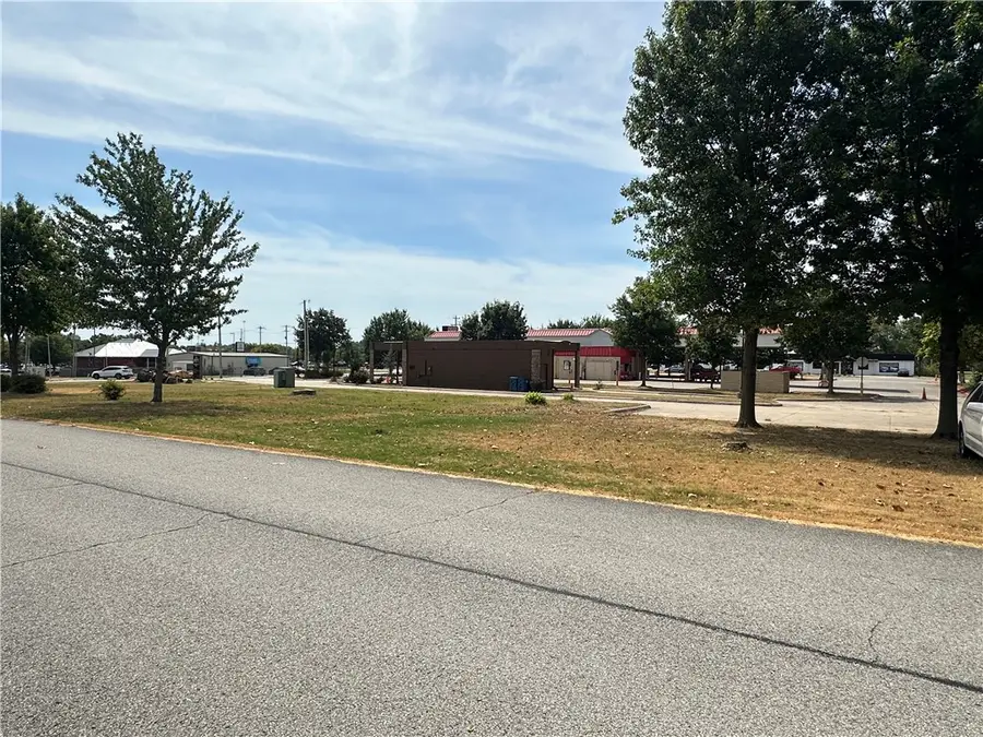 3510 SE L Street, Bentonville, AR 72712 - #3