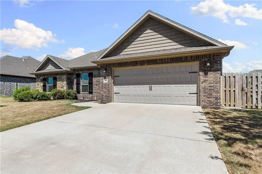 201 Cisterna Drive, Centerton, AR 72719 - #3