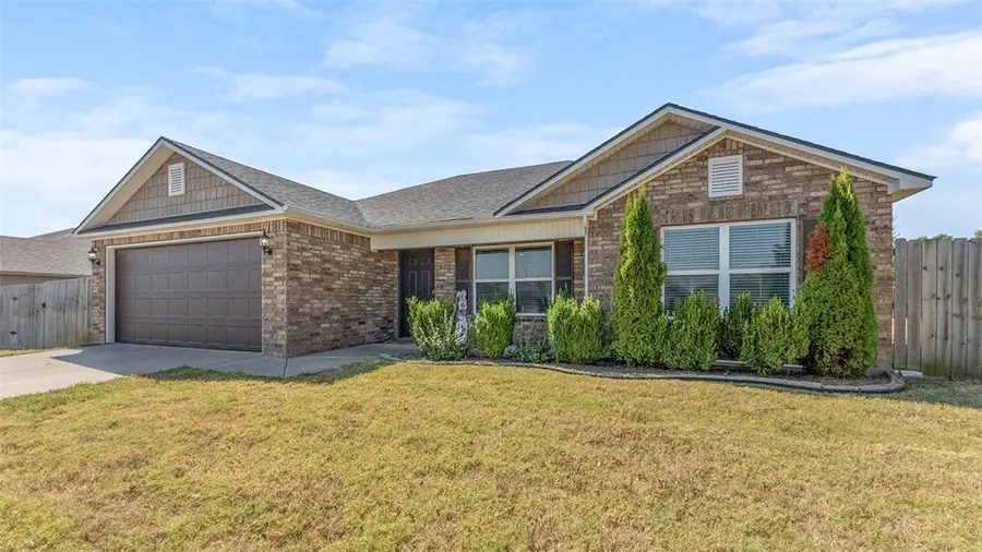825 NW 67th Avenue, Bentonville, AR 72713 - #2