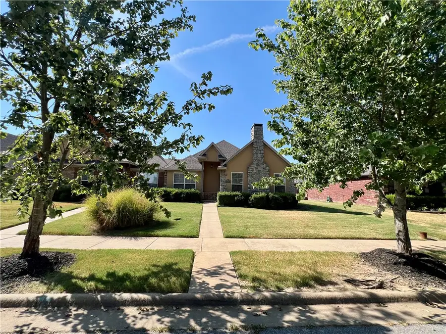 3111 Stoneway Avenue, Bentonville, AR 72713 - #3