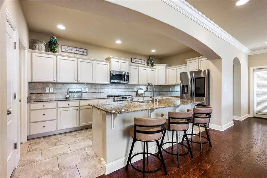1429 S Hampton Xing, Cave Springs, AR 72718 - #2