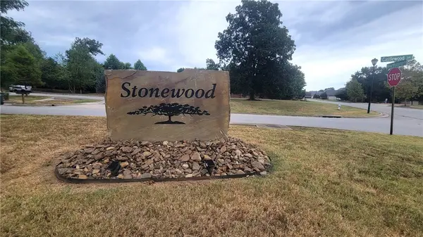 3146 E Hearthstone Drive, Fayetteville, AR 72764