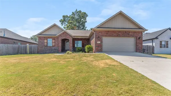 571 Captain Stockton Street, Prairie Grove, AR 72753