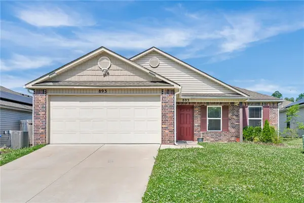 893 S Kingfisher Lane, Fayetteville, AR 72701