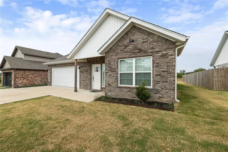 1261 Bootleg Road, Centerton, AR 72719 - #3