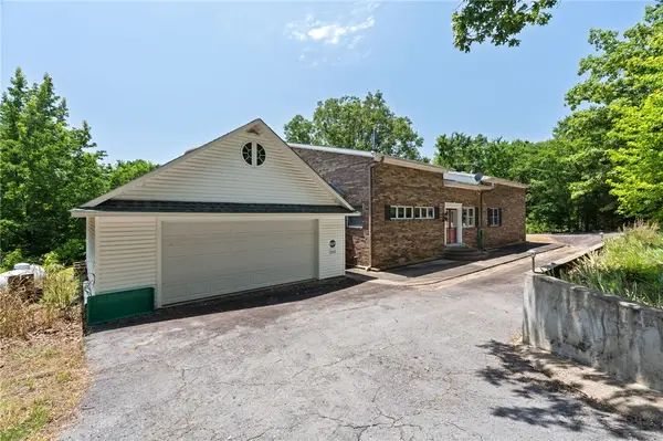 846 E Rumpus Ridge, Mountainburg, AR 72946