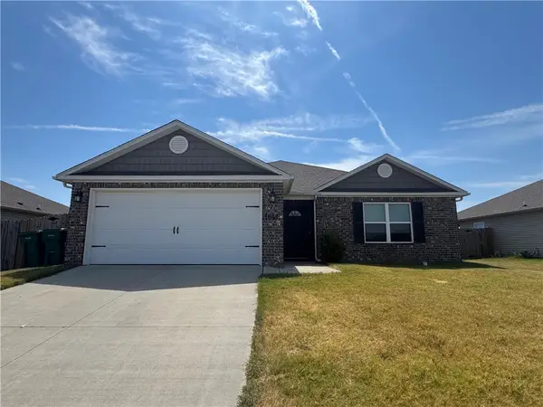 1641 Greenbank Drive, Centerton, AR 72719