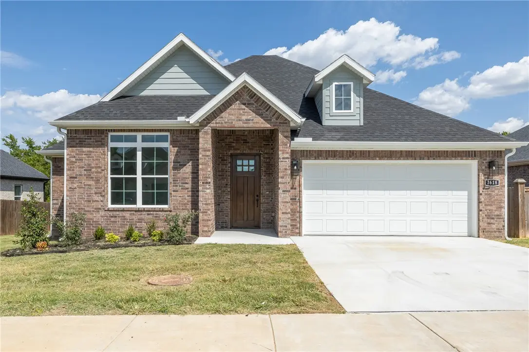 1618 N Pershing Street, Fayetteville, AR 72704 - #1