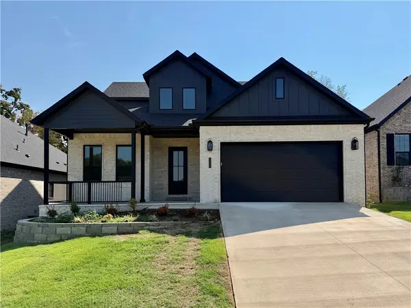 2532 N Crossover Road, Fayetteville, AR 72703