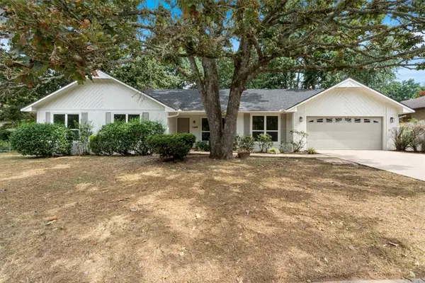 2408 N East Oaks Drive, Fayetteville, AR 72703