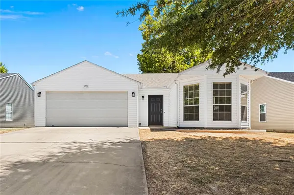 1206 Cresent Street, Bentonville, AR 72712