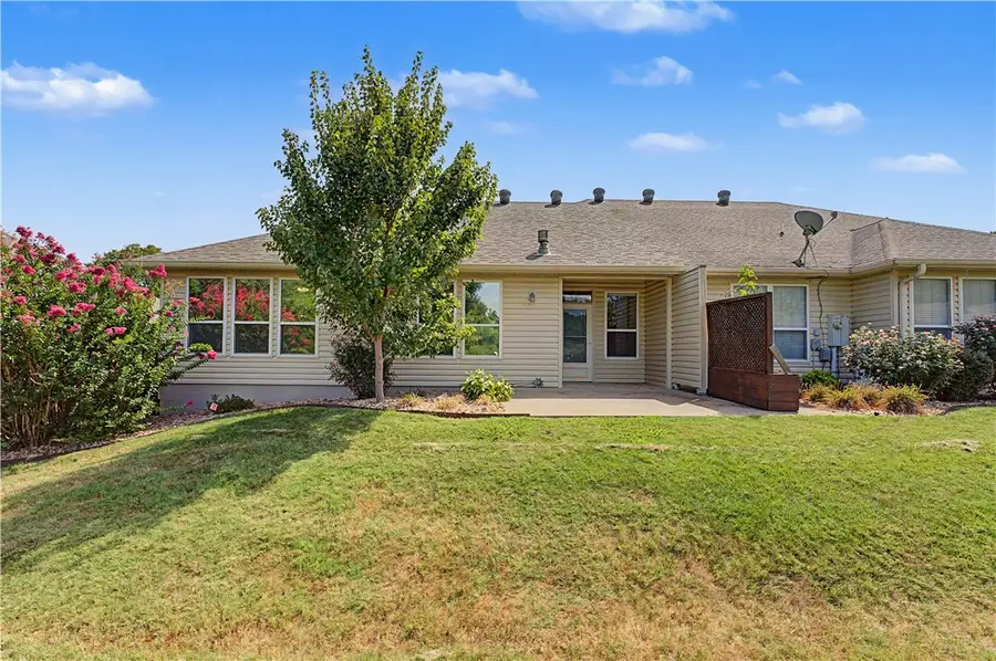 27 Highland Parkway, Bella Vista, AR 72715 - #3