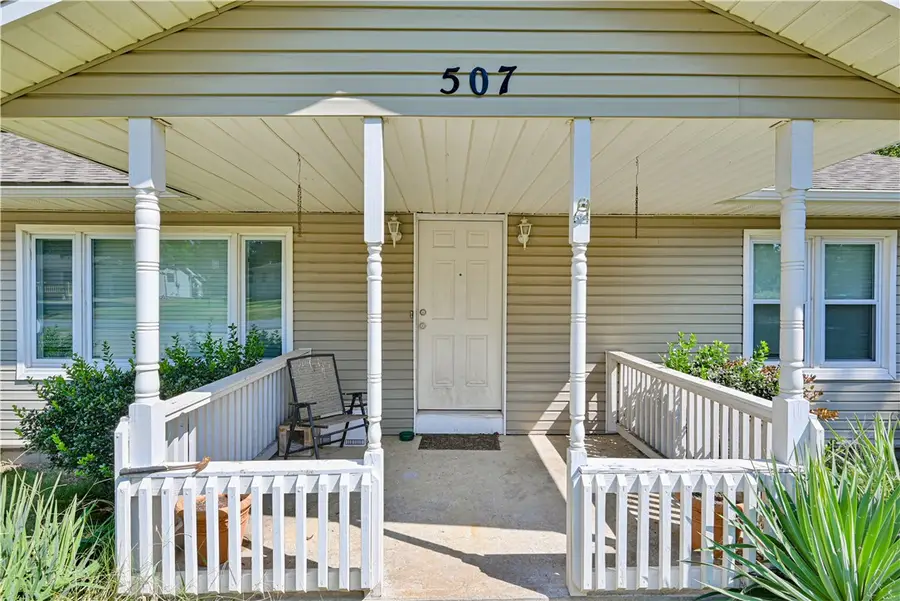 507 E Helena Street, Siloam Springs, AR 72761 - #2