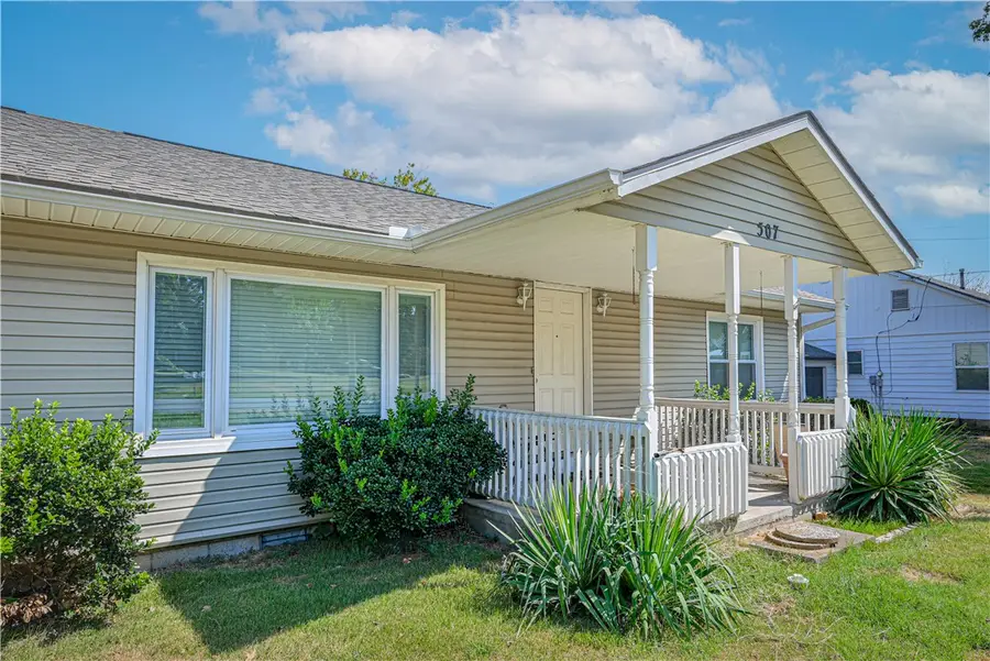 507 E Helena Street, Siloam Springs, AR 72761 - #3