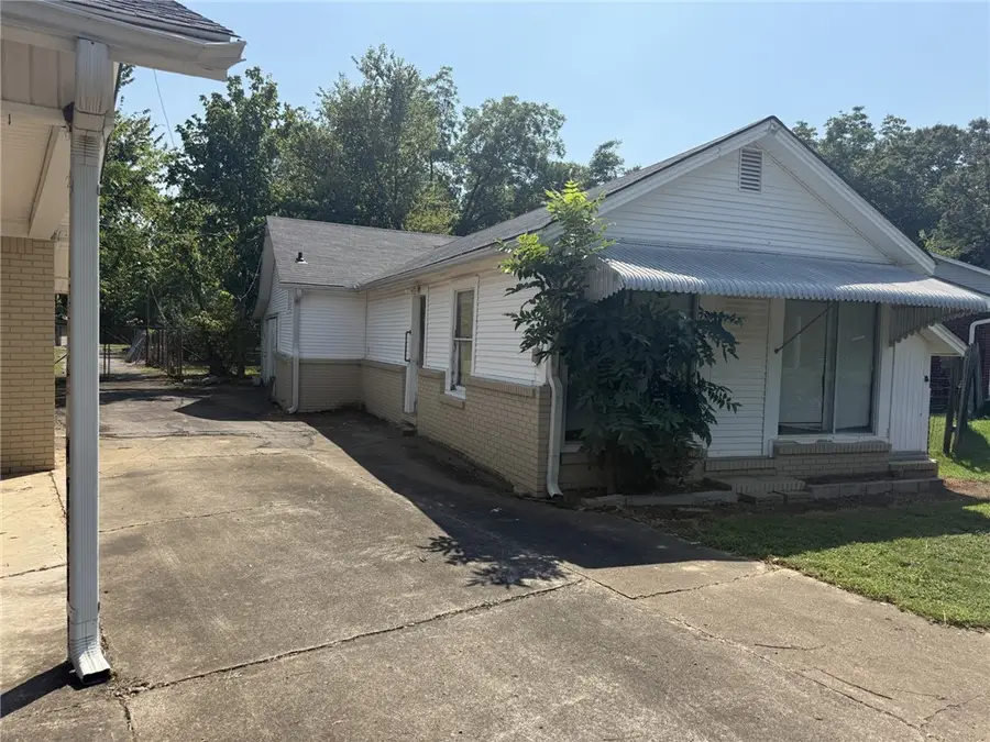 505 S Carter Street, Clarksville, AR 72830 - #3