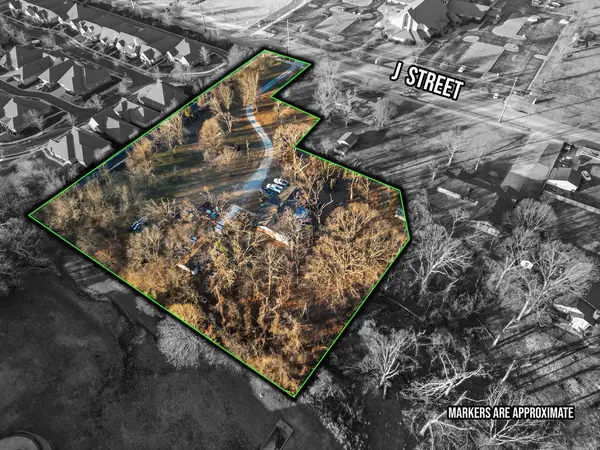 804 NE J Street, Bentonville, AR 72712