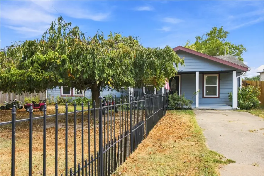 200 Kane Street, Siloam Springs, AR 72761 - #2