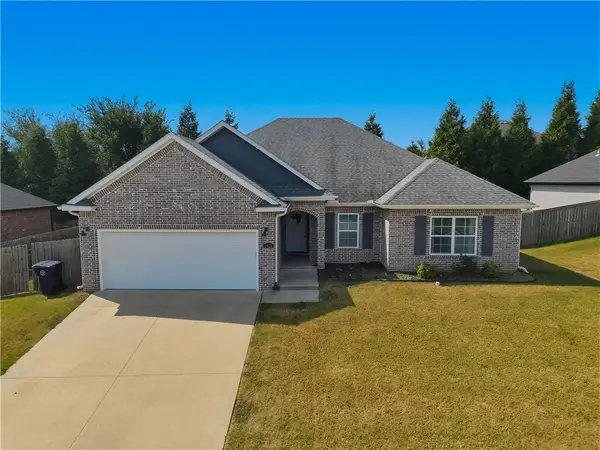 1421 Colonel Mcneil Drive, Prairie Grove, AR 72753