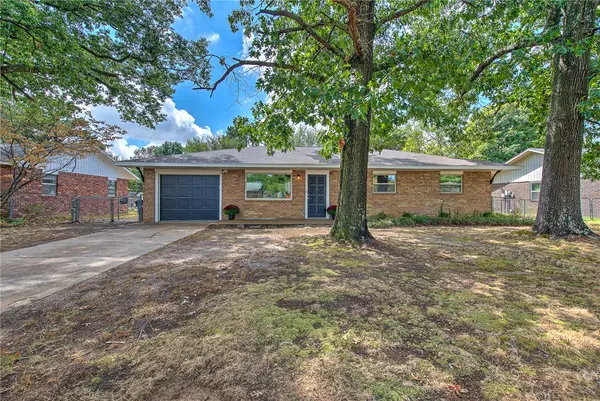 2505 Toni Avenue, Springdale, AR 72762
