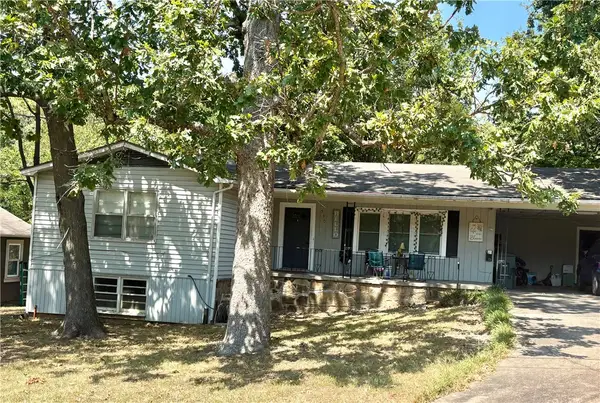 530 E Rebecca Street, Fayetteville, AR 72701
