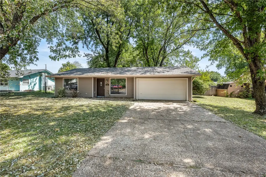 262 Township Drive, Centerton, AR 72719 - #2
