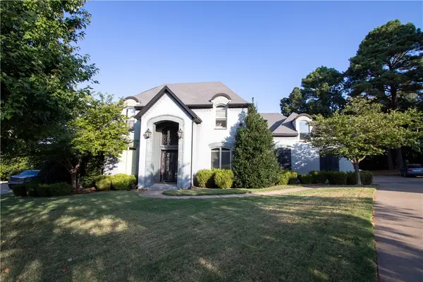 3243 N Blue Star Drive, Fayetteville, AR 72703