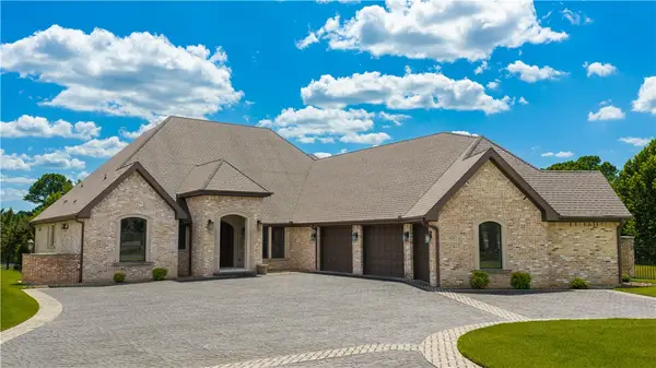 2407 E Joyce Boulevard, Fayetteville, AR 72703