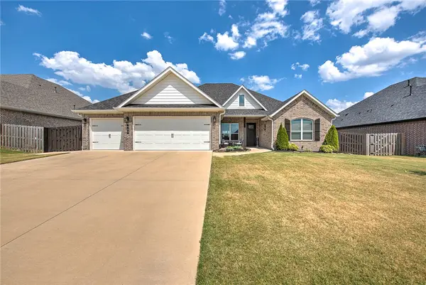 902 Budrio Avenue, Tontitown, AR 72762