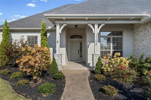 2200 Riverwater Lane, Fayetteville, AR 72703