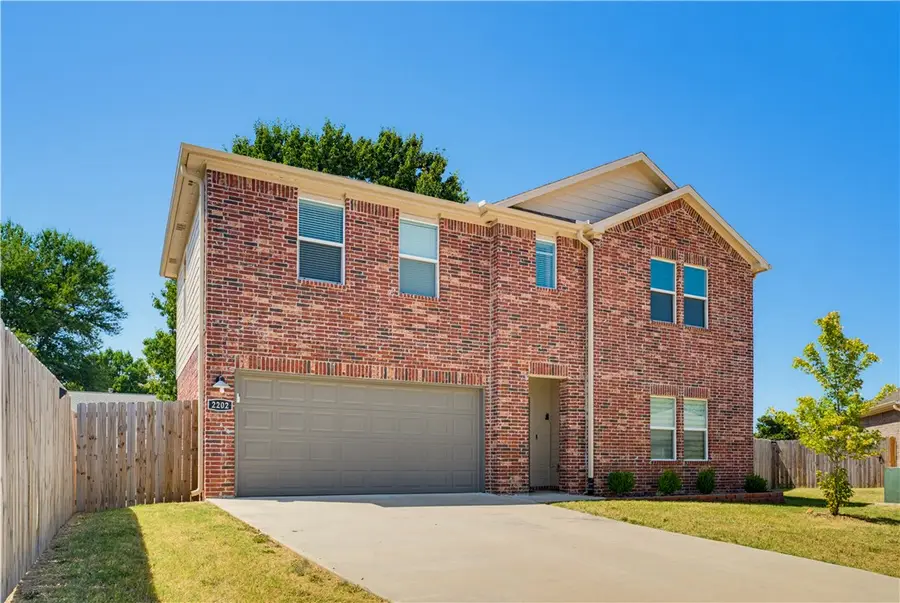 2202 S 10th Street, Rogers, AR 72758 - #2