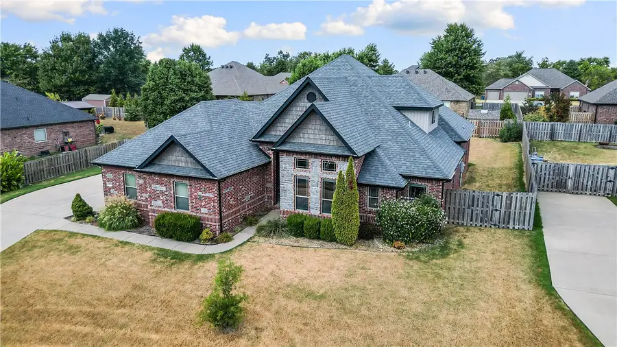3803 NE Oakbrooke Avenue, Bentonville, AR 72712 - #2