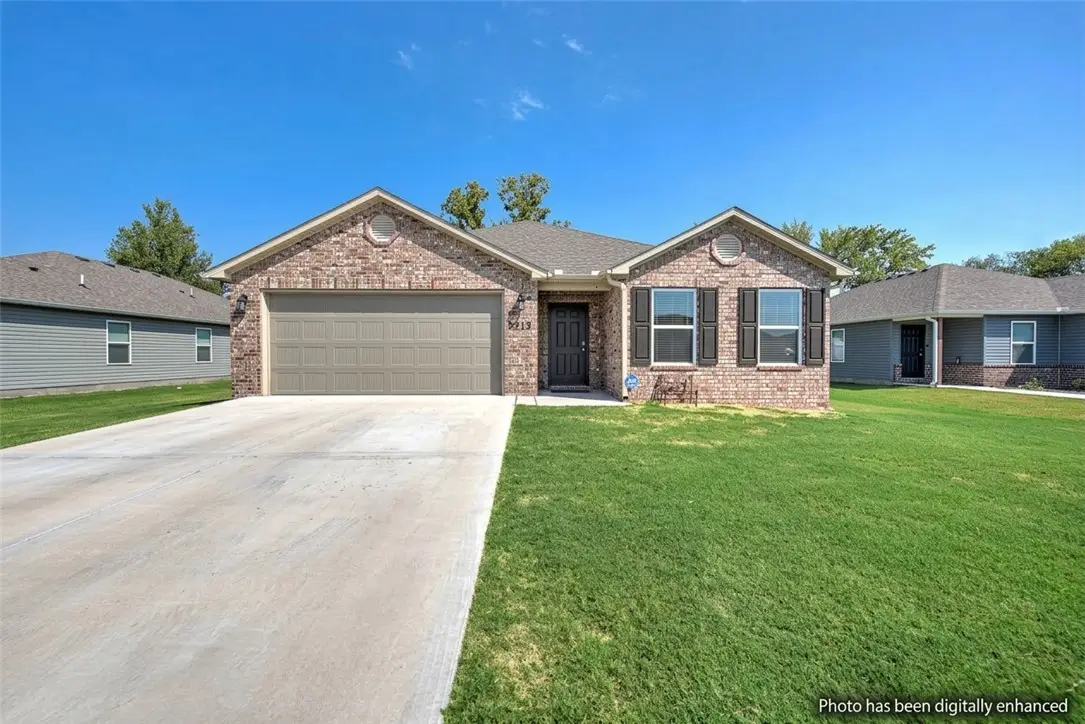 3213 E Hagen Street, Siloam Springs, AR 72761 - #1