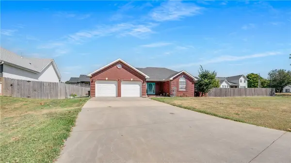 808 E Parks Street, Prairie Grove, AR 72753