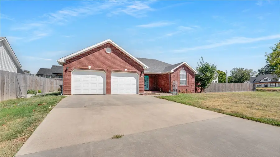 808 E Parks Street, Prairie Grove, AR 72753 - #2
